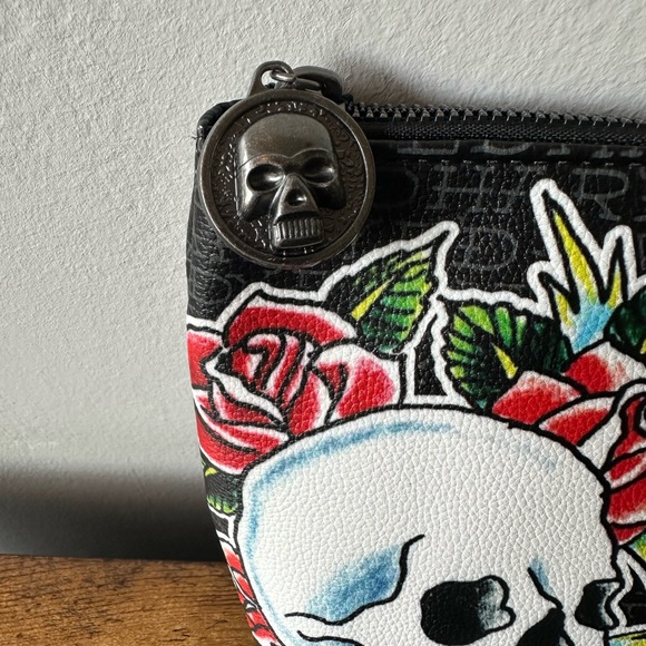 Ed Hardy Black Pouch with Skull and Heart Design Skull Zipper Pull NWT - Picture 7 of 7